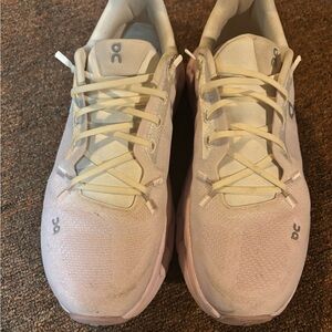 On Cloud Women's ivory/orchid color women 7.5